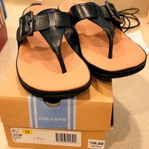 New Women's black Dockers sandal 8.5